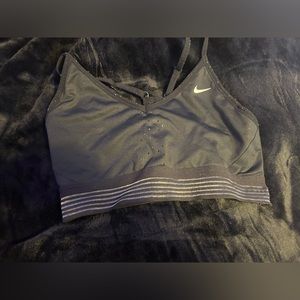 black nike sports bra